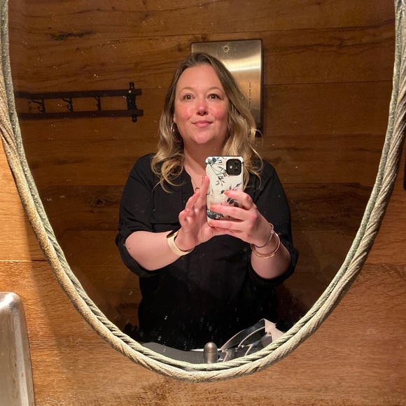  Meet your Poshers, Kelly & Tracey!  - Picture 5 of 15